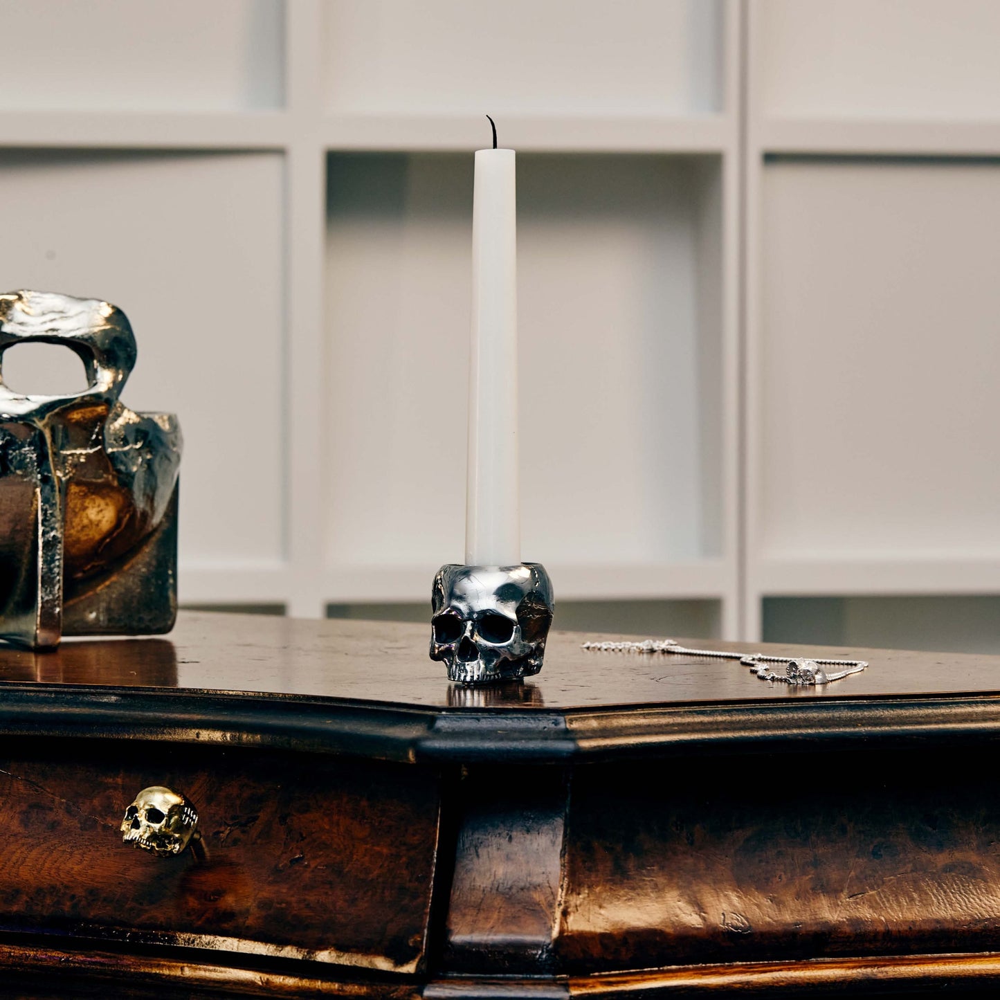 SKULL CANDLE HOLDER / TRAVIS BARKER / STEEL