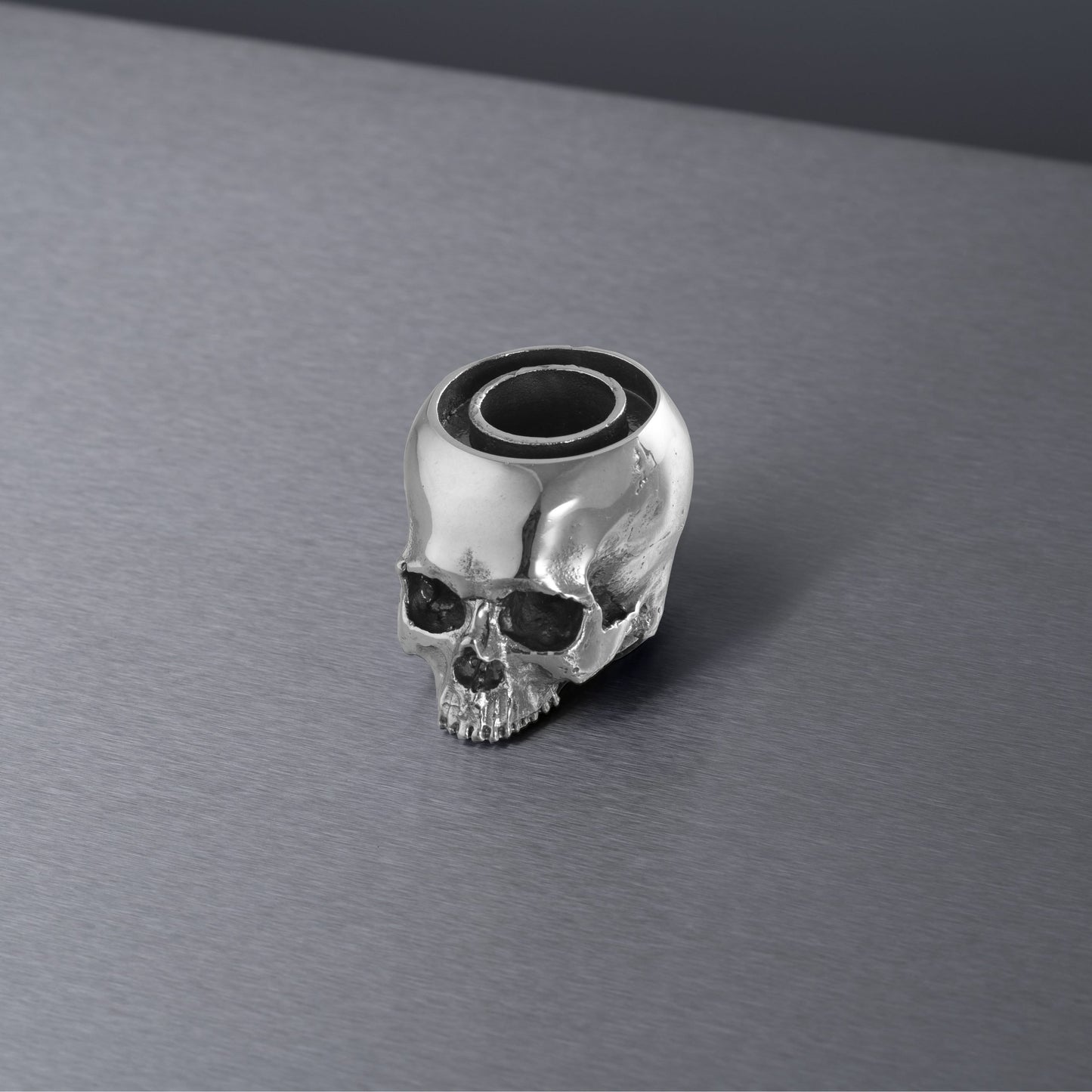 SKULL CANDLE HOLDER / TRAVIS BARKER / STEEL