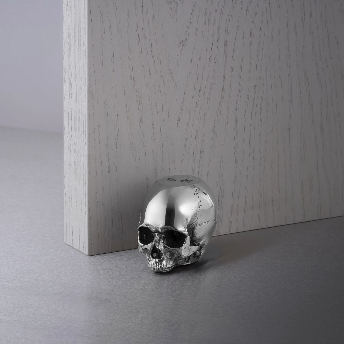 SKULL DOOR STOP / TRAVIS BARKER / STEEL