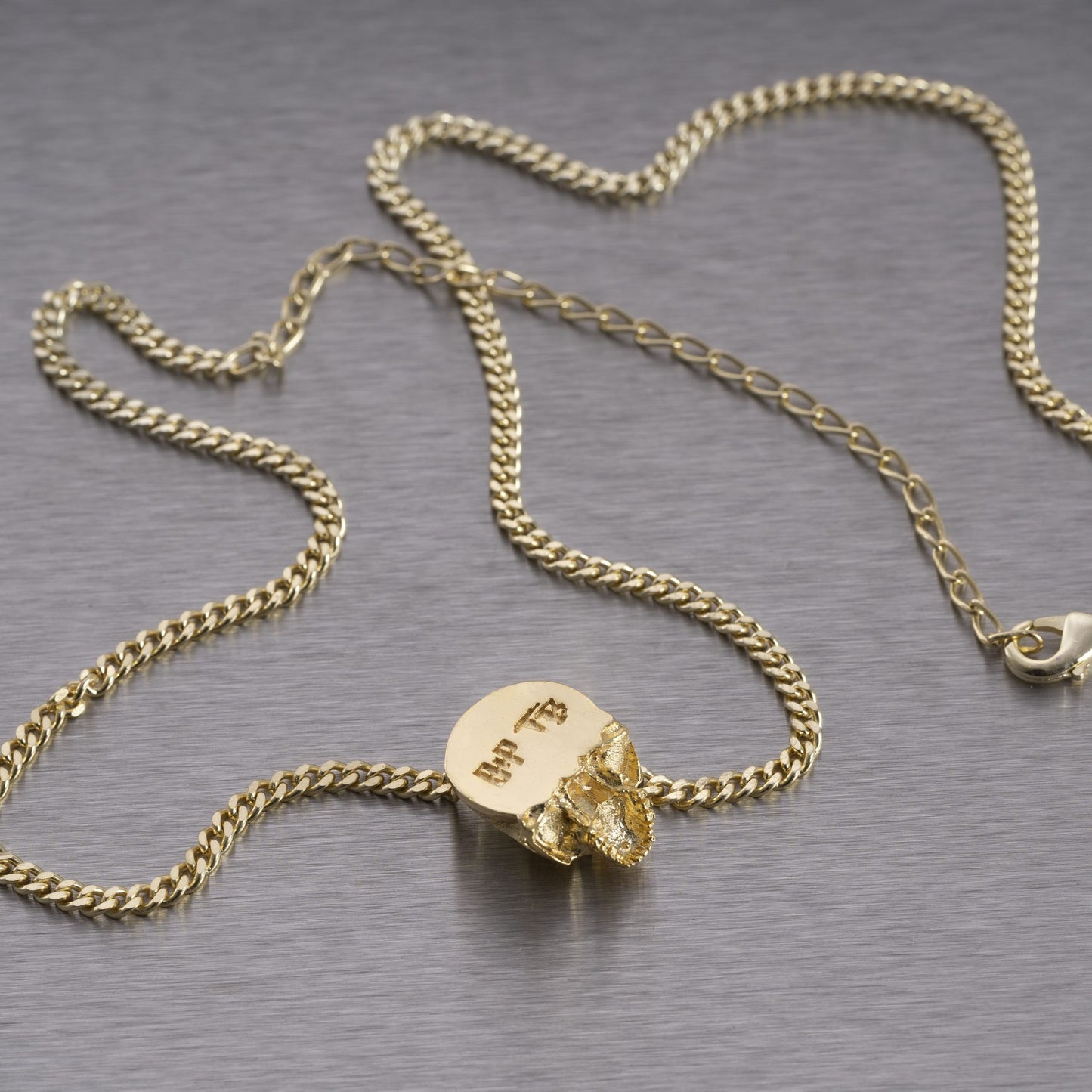 SKULL NECKLACE / TRAVIS BARKER / Silver or brass